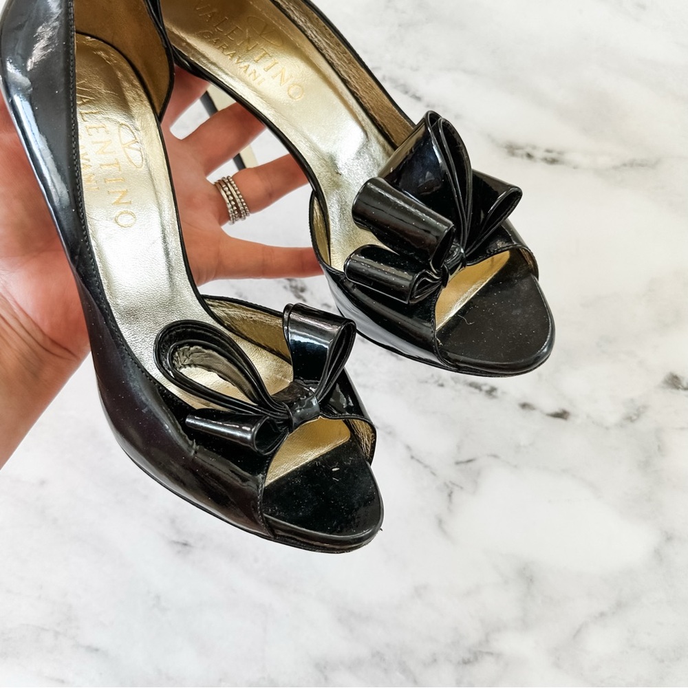 Valentino Garavani D'orsay Black Patent Bow Leather Open Toe Heels - Picture 4 of 11